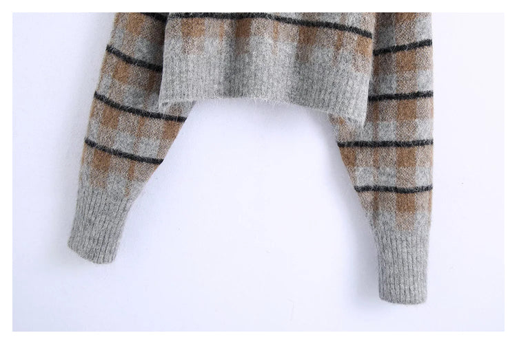 Neuer, schmaler, karierter Pullover mit Stehkragen 7503