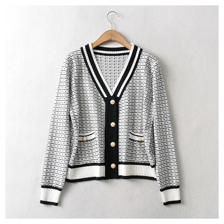 Xiaoxiangfeng V-neck pearl button loose knit cardigan coat 7460