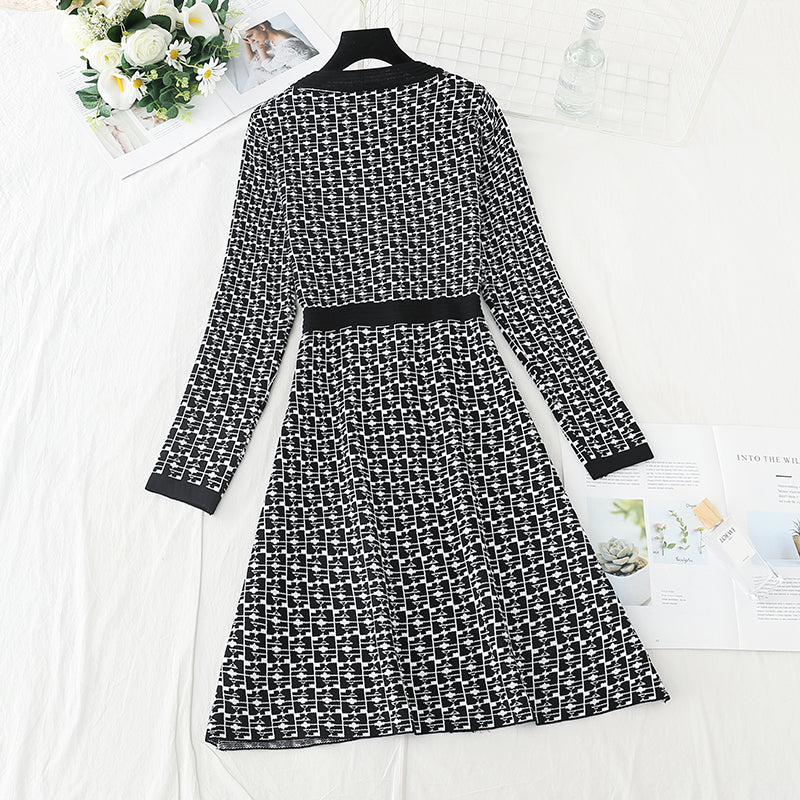 Robe en maille légère et mature avec taille fine 3883