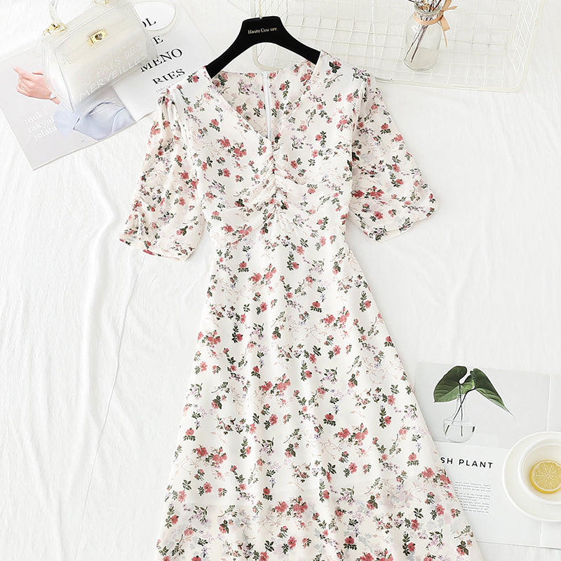 Französische Retro-Erste Liebe süßer Blumenrock Temperament kleiner Rock 4897