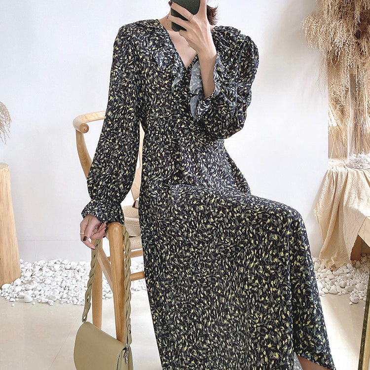 Taillenabschluss mit V-Ausschnitt, dünnen Lotusblattärmeln, Blumen-Chiffon, sanftes Windkleid 3912