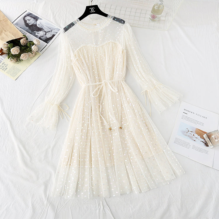 Robe en maille à pois et dentelle à vagues douces 4039