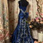 Königsblaues Meerjungfrauenkleid aus Satin mit aufwendiger Silberstickerei, große Schleife am Rücken, festliches Abendkleid gh6586