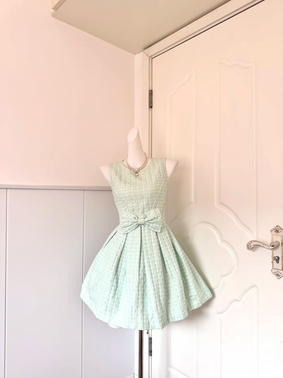 Women Mint Green Homecoming Dress, Sleeveless Round Neck Circle‑Pattern Jacquard Fabric Large Waist Bow Pleated Flared A‑Line Mini Party Dress gh9210