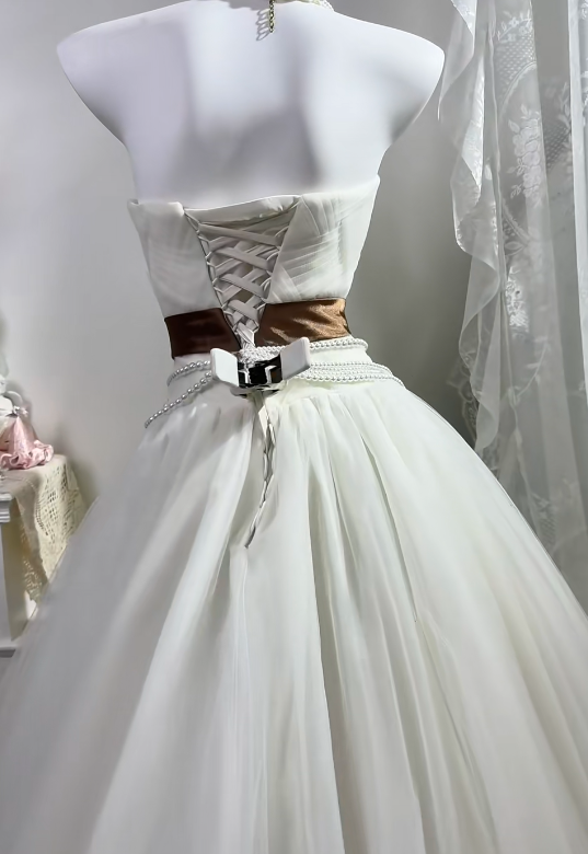White Strapless Wedding Dress, Ruched Bodice With Beaded Rhinestone, Vintage Brown Embroidered Sash Multi Pearl Chain Voluminous Tulle A-Line Bridal Gown gh9267