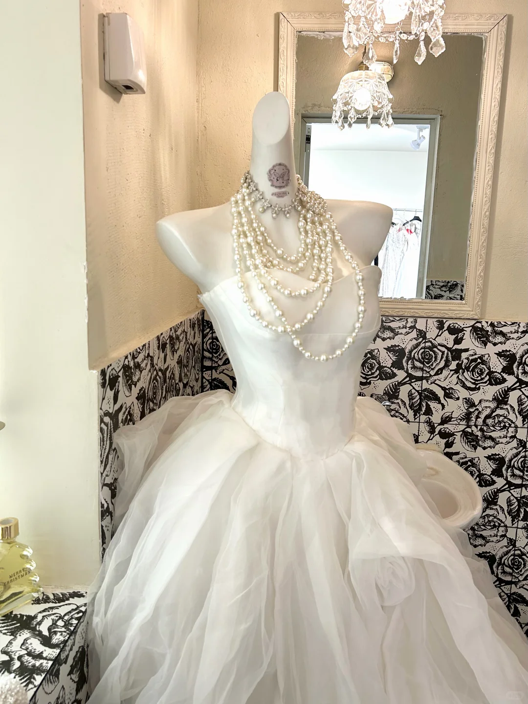 Long Romantic Ivory Strapless Wedding Gown with Cinched Waist & Fluffy Princess Skirt gh7719