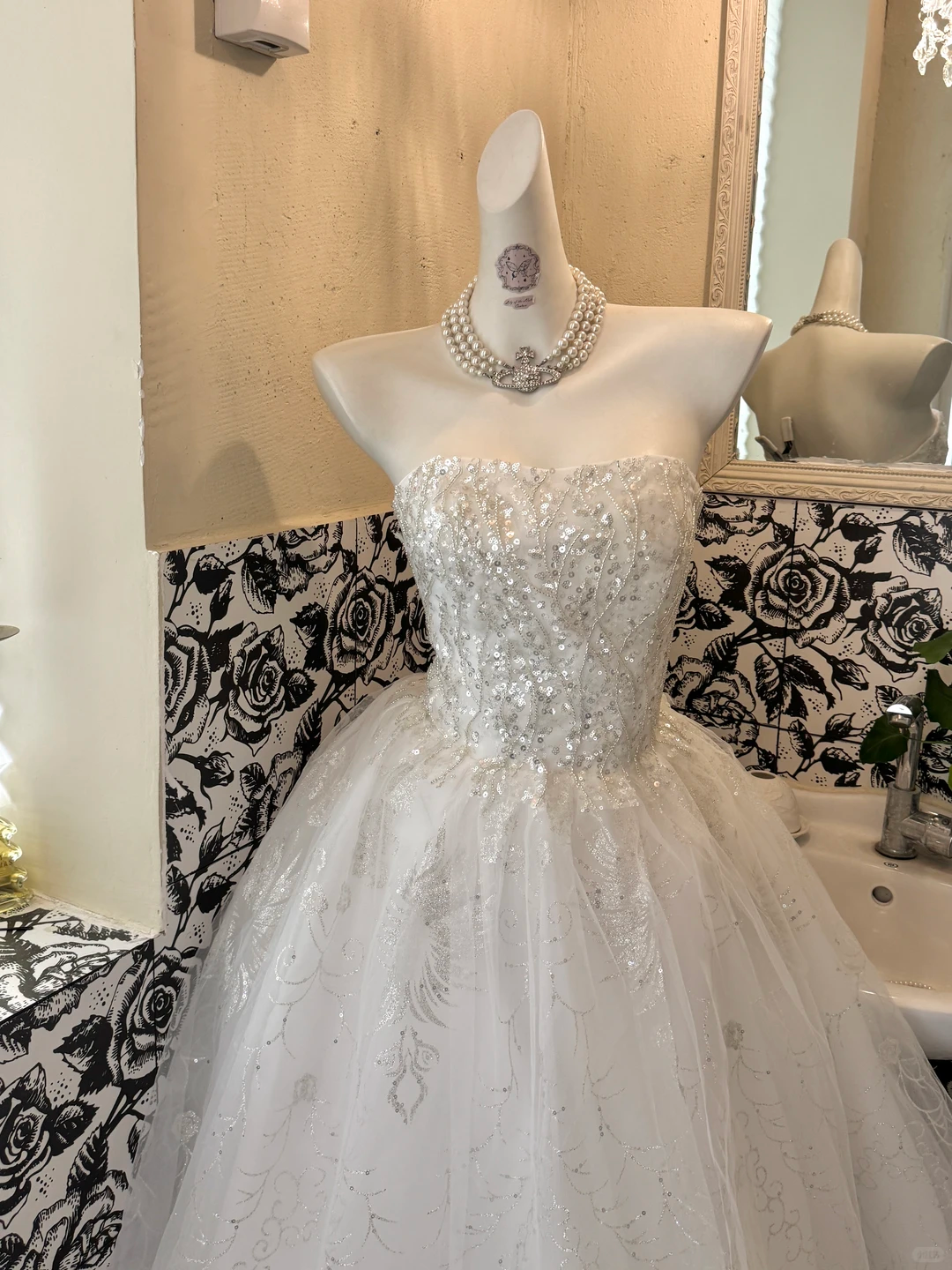 Ivory Strapless Waist-Cinched Full Flared Long Elegant Romantic Dress, Wedding Gown gh7681