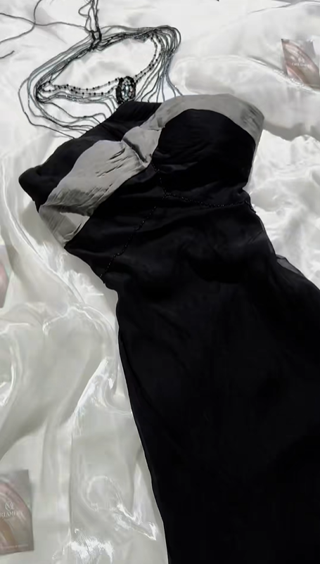 Elegant Vintage Black Halter Fitted Waist Slim Long Prom & Evening Party Dress gh8507
