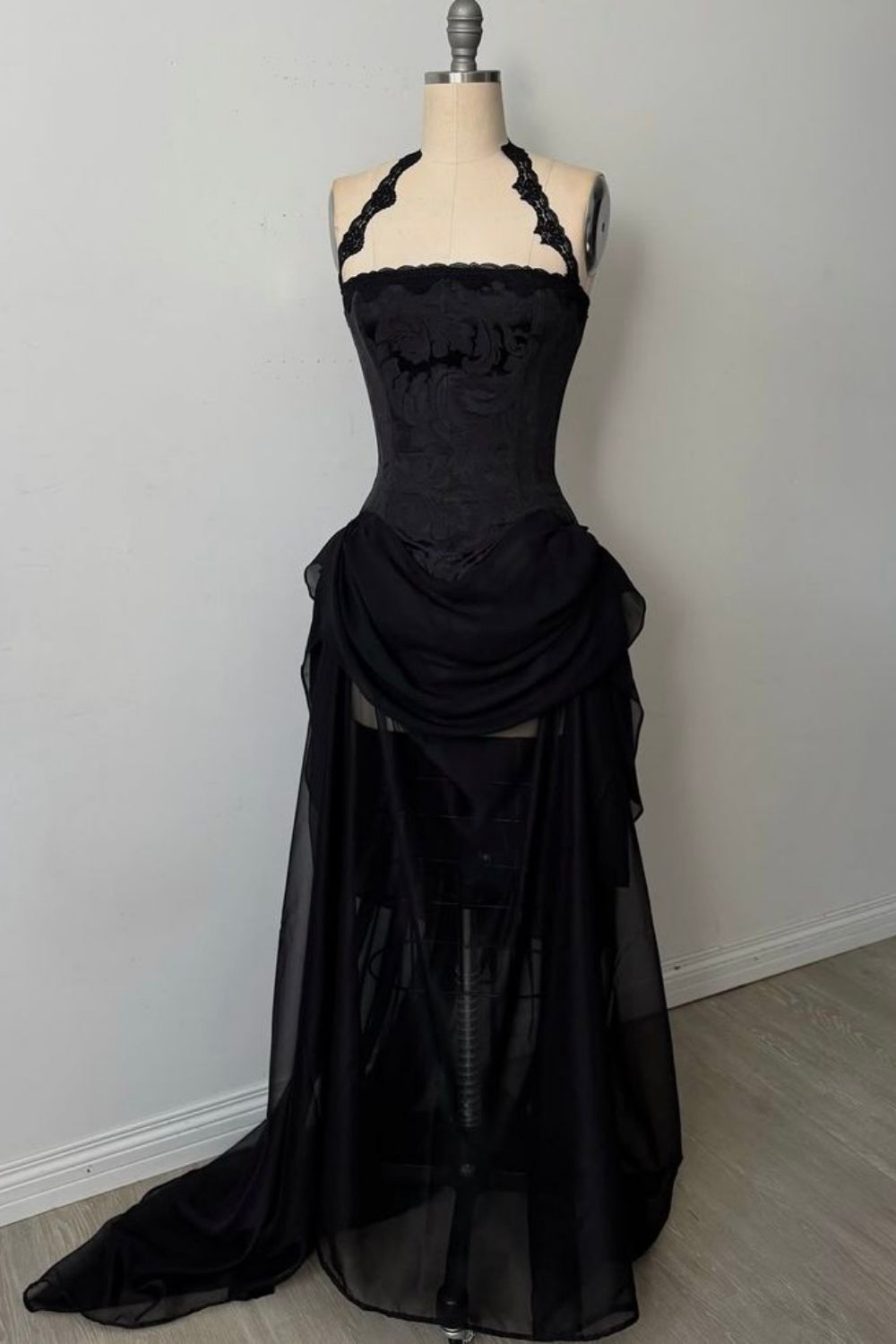 Schwarzes, langes Abendkleid im Vintage-Stil aus zarter Spitze gh6881