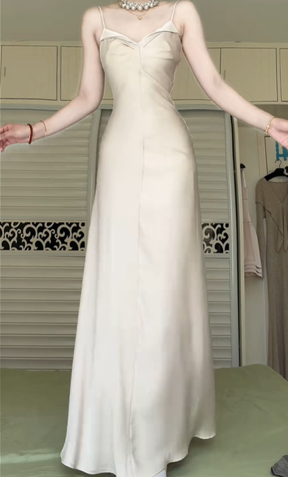Champagne Satin Pointed V‑Neck Spaghetti Strap Long Evening Gown, Pleated Bodice Mermaid Formal Prom Dress gh9011