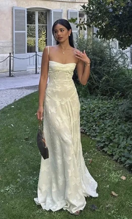 Robe de soirée longue élégante à bretelles spaghetti en tulle ivoire gh3014