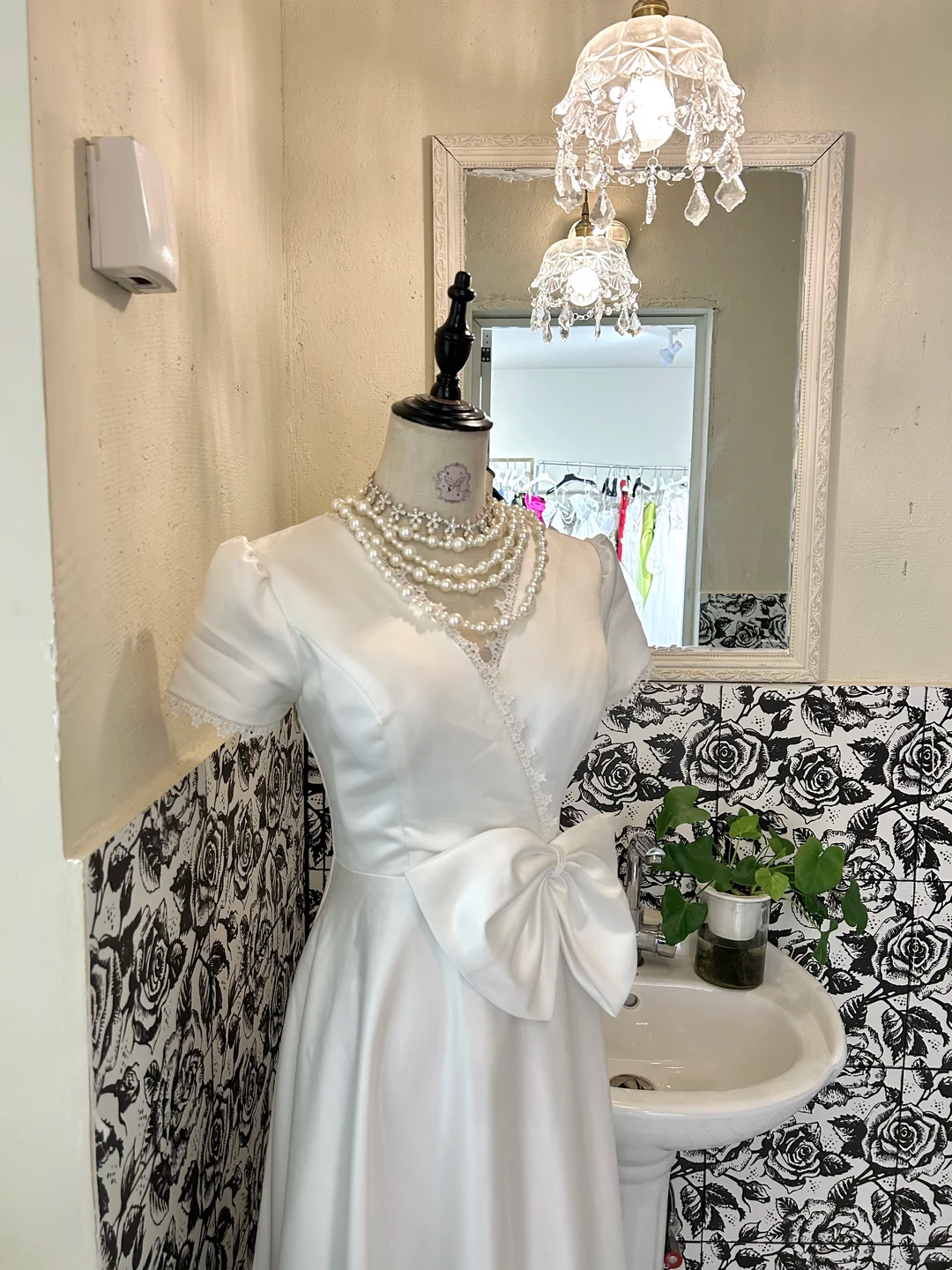 White V-Neck Fitted Waist Slim Long A-Line Skirt Classic Romantic Dress, Wedding Gown gh7659