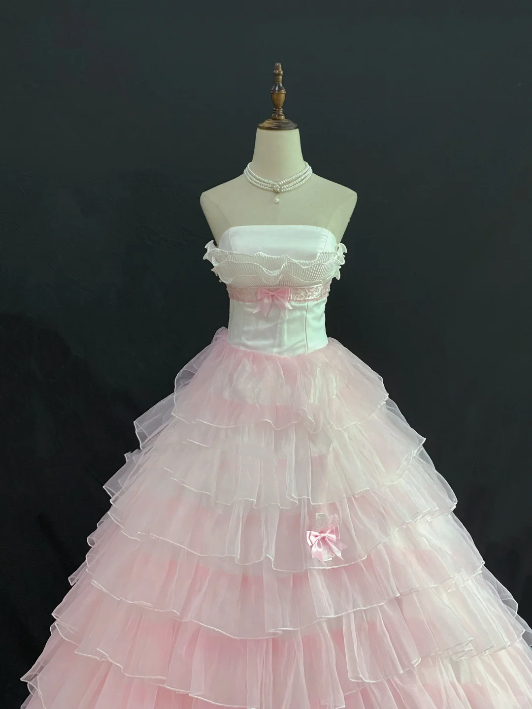 Gradient Blush Pink Strapless Wedding Dress, Fitted Waist, Long Tiered Cake Skirt gh8272