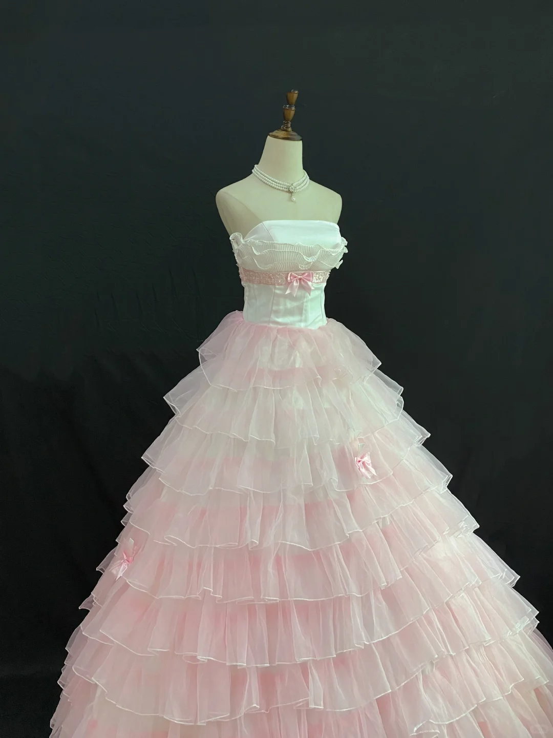 Gradient Blush Pink Strapless Wedding Dress, Fitted Waist, Long Tiered Cake Skirt gh8272