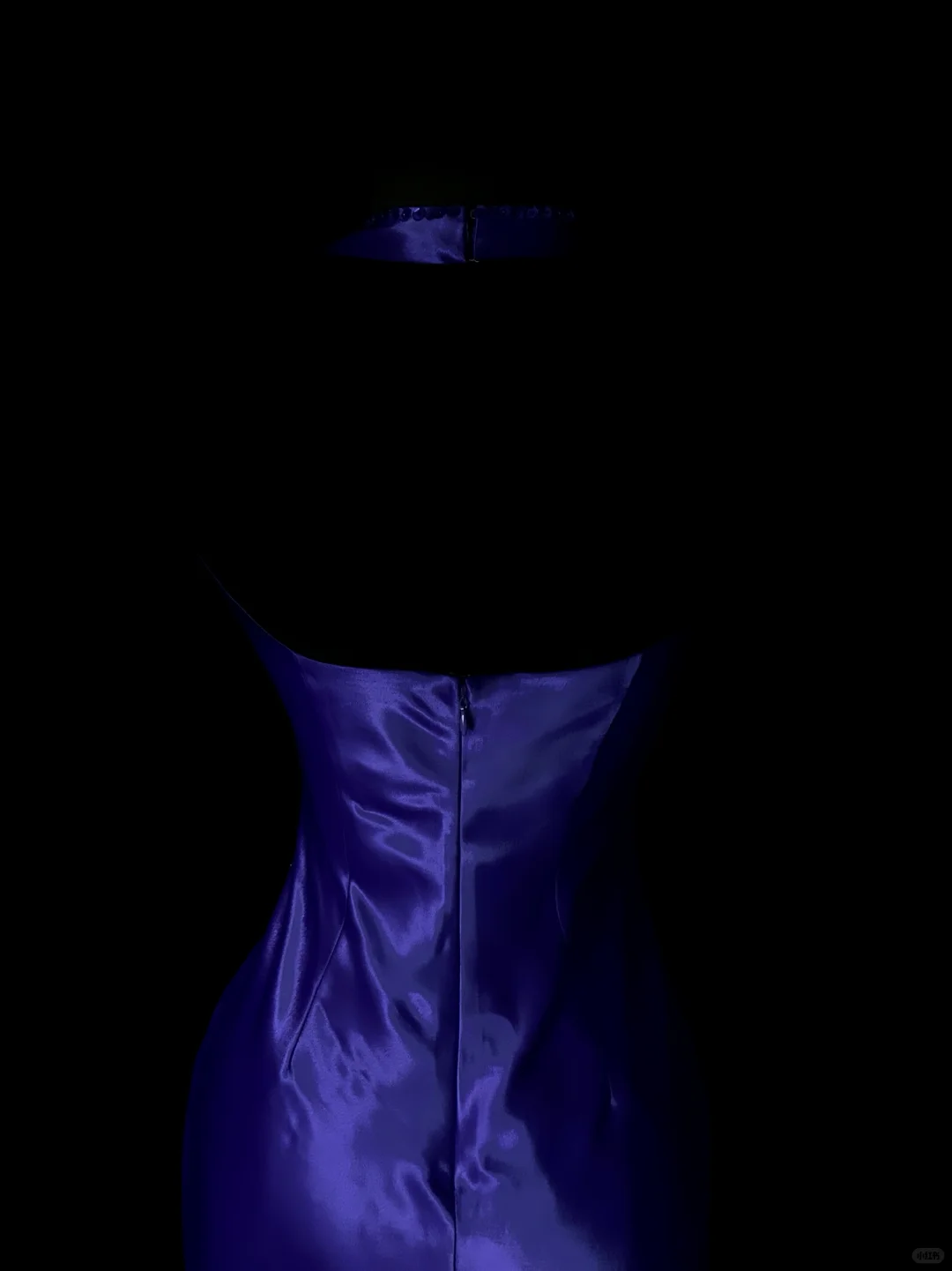 Royal Blue Halter V‑Neck Evening Gown, Diagonal Sequin Embellishment, Fitted Waist, Satin Long Dress With High Side Slit, Formal Prom Party Gown gh8887