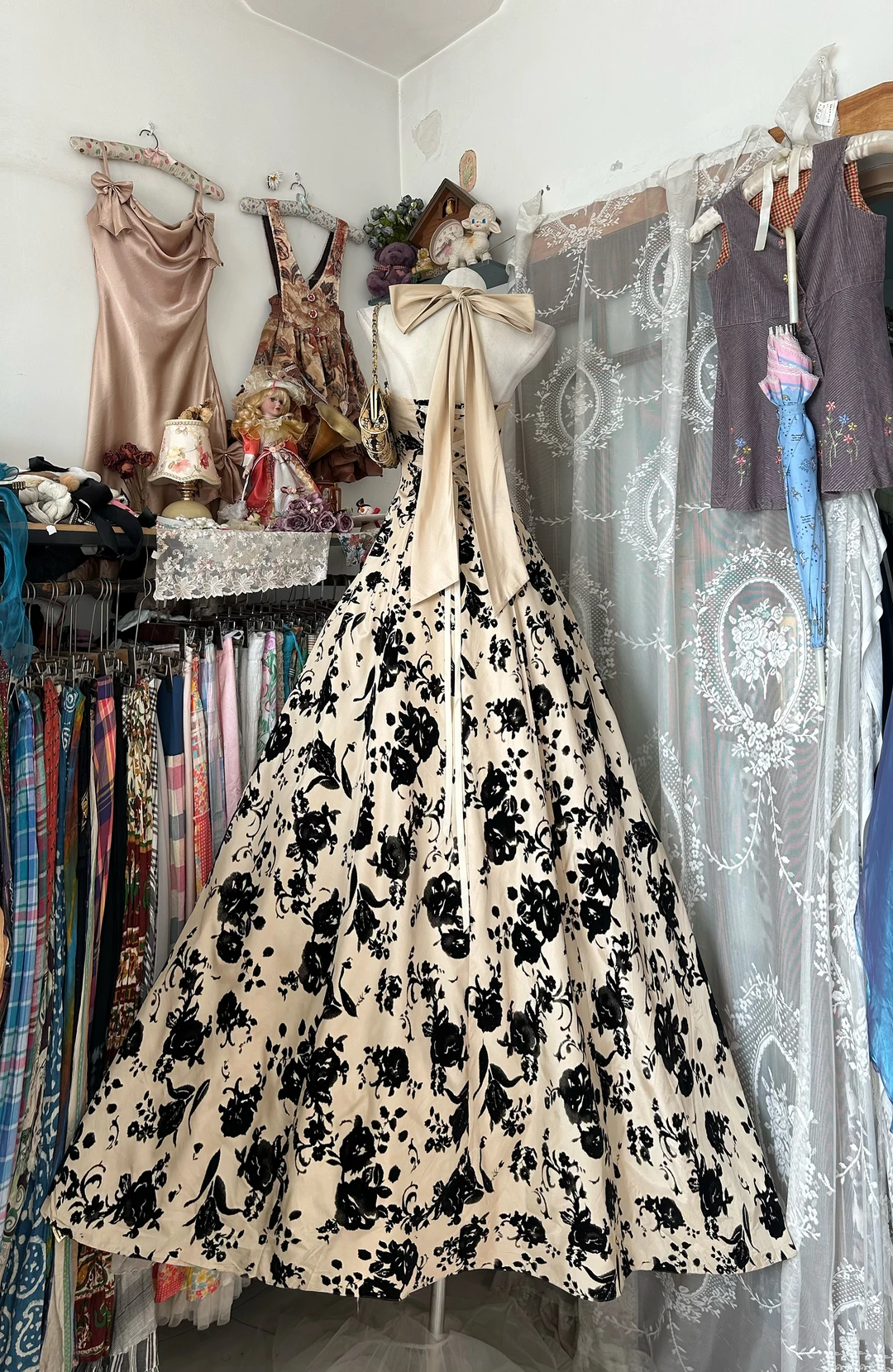 Vintage Rose Halter Neck Fitted Waist Elegant A-Line Skirt Prom Dress, Evening Gown gh7200