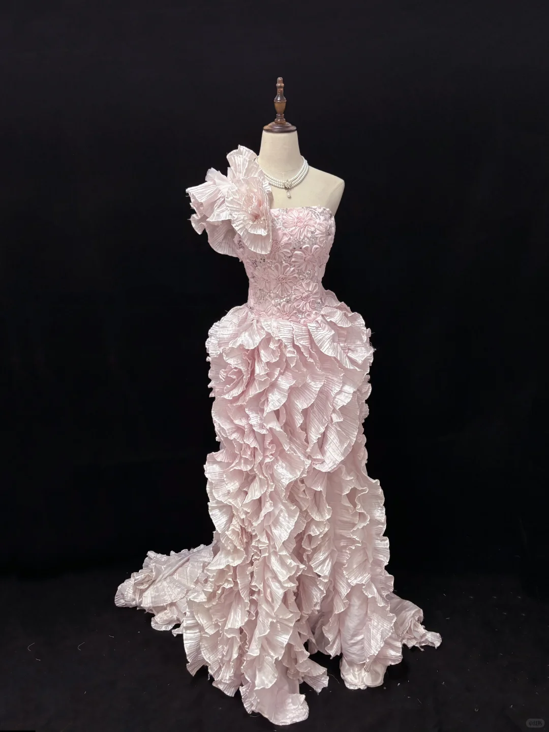 Blush Pink Floral One-shoulder Elegant Luxury Romantic Gown, Fitted Waist, Wedding Dress & Bridal Gown gh8183