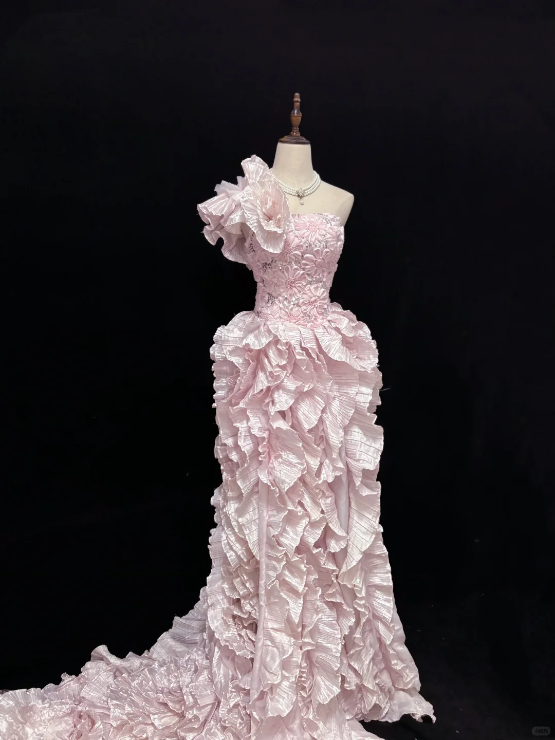 Blush Pink Floral One-shoulder Elegant Luxury Romantic Gown, Fitted Waist, Wedding Dress & Bridal Gown gh8183