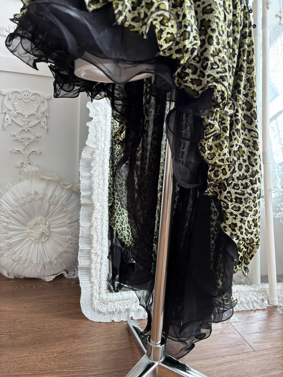 Black & White Leopard Print Spaghetti Straps Fitted Waist Sexy Prom Gown & Evening Gown gh7356