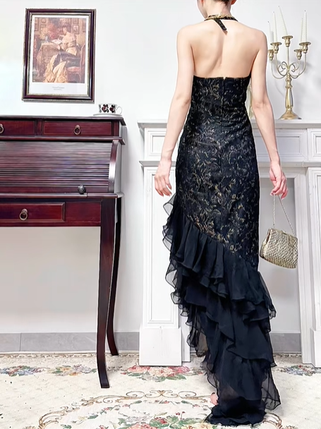 Black‑Gold Vintage Halter V‑Neck Prom Gown, Gold‑Thread Embroidered Lace Bodice, Fitted Bodycon Silhouette, One‑Side High Slit, Tiered Ruffled Asymmetrical Mermaid Skirt, Evening Prom Dress gh8810