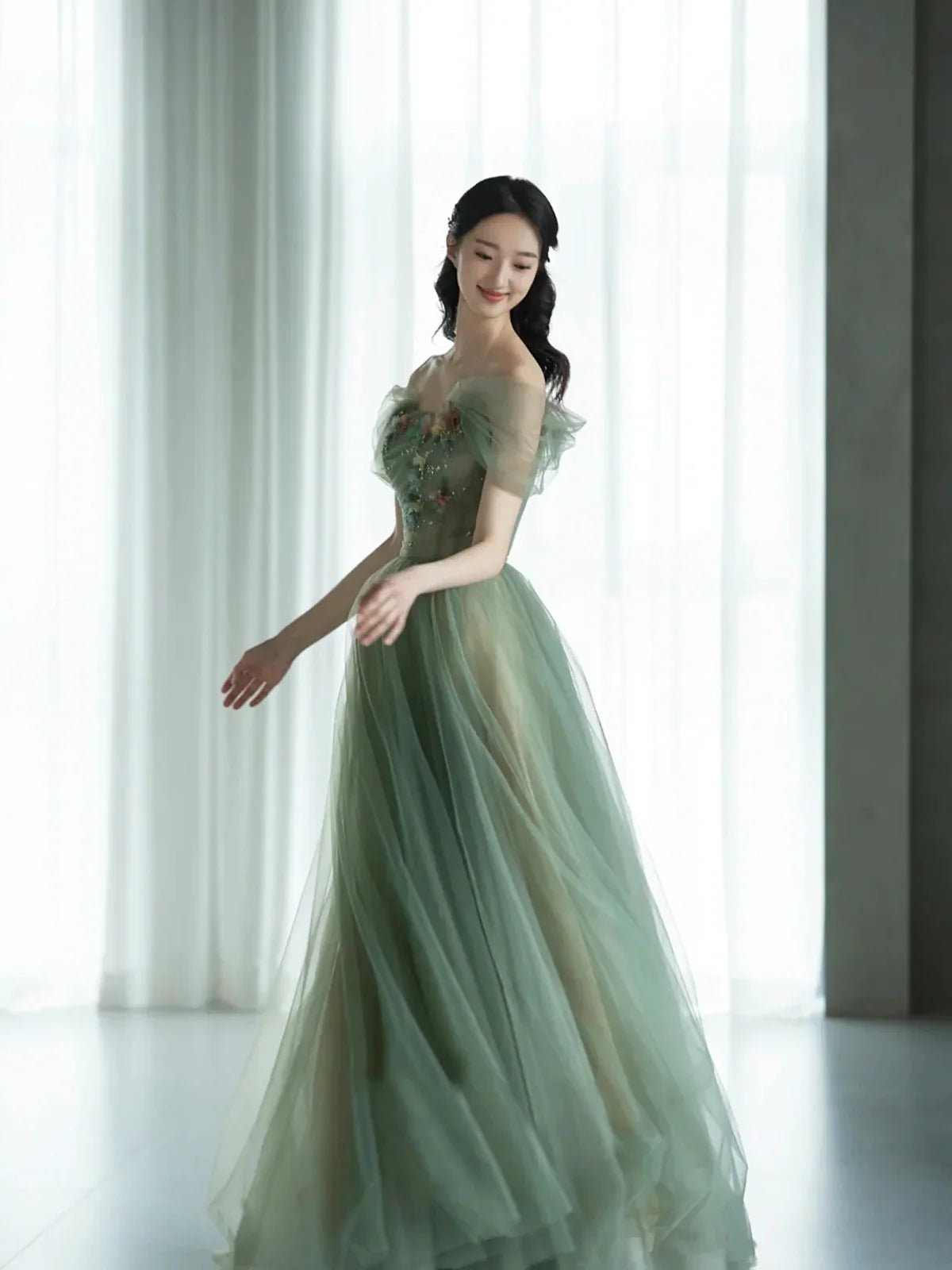 Grünes, wunderschönes, bezauberndes, langes Tüllkleid mit Blumenapplikationen, formelles Ballkleid, Abendkleid, Partykleid gh2530