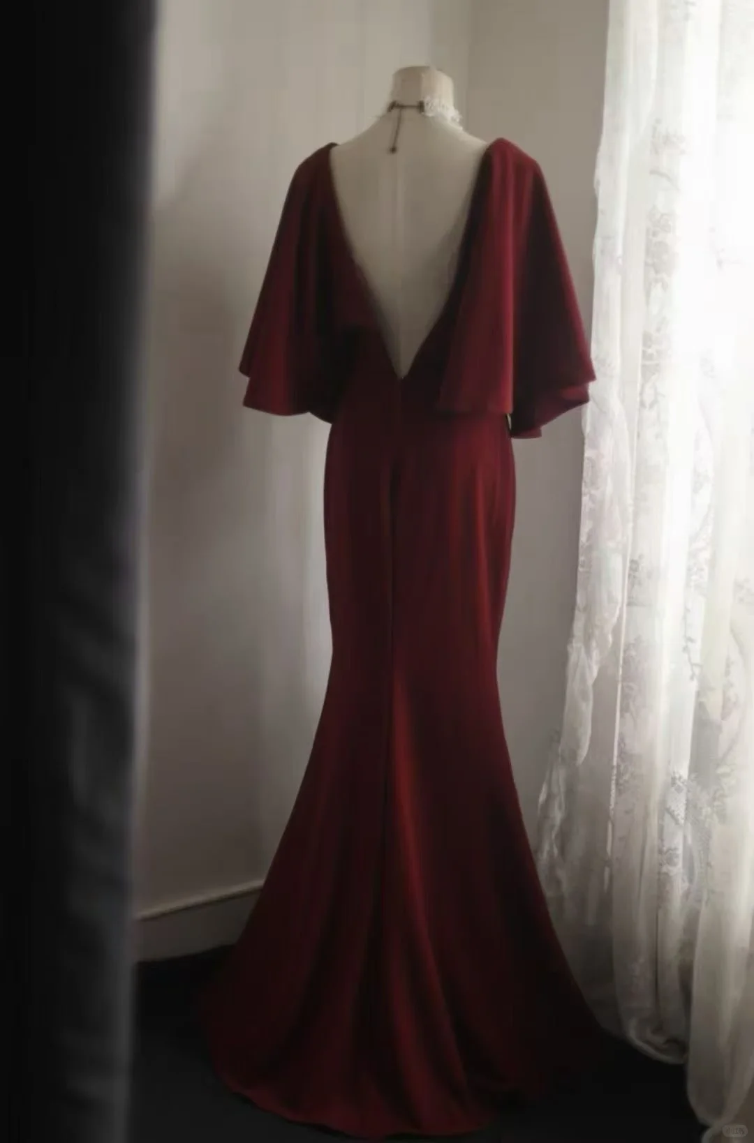 Burgundy V‑Neck Mermaid Evening Gown, Cape Flutter Sleeves Fitted Long Mermaid Formal Party Dress gh9104