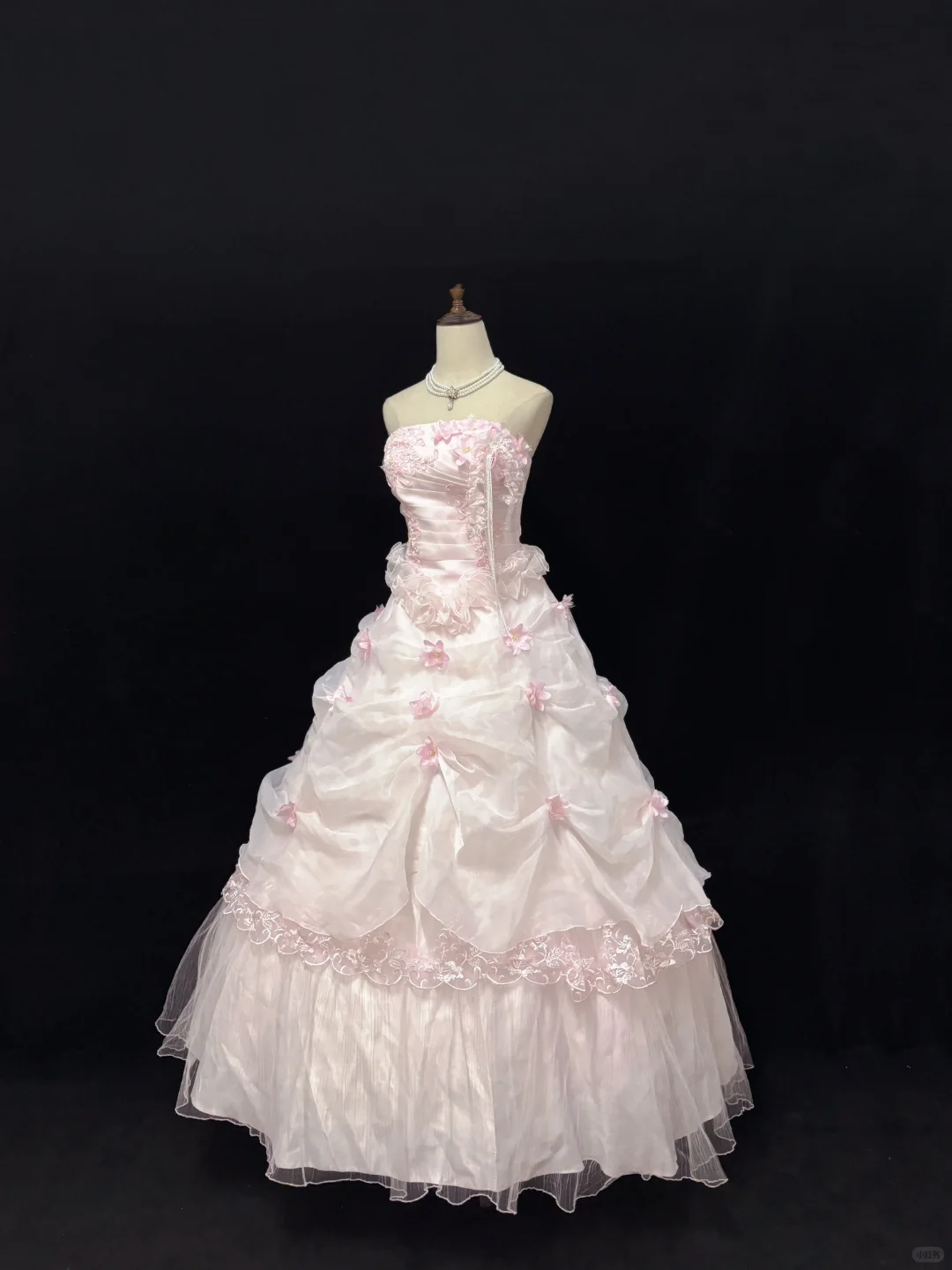 Blush Pink Strapless Vintage Luxury Romantic Gown With Floral Appliqués, Cinched Waist, Voluminous Tiered Skirt, Wedding Dress & Bridal Gown gh8101