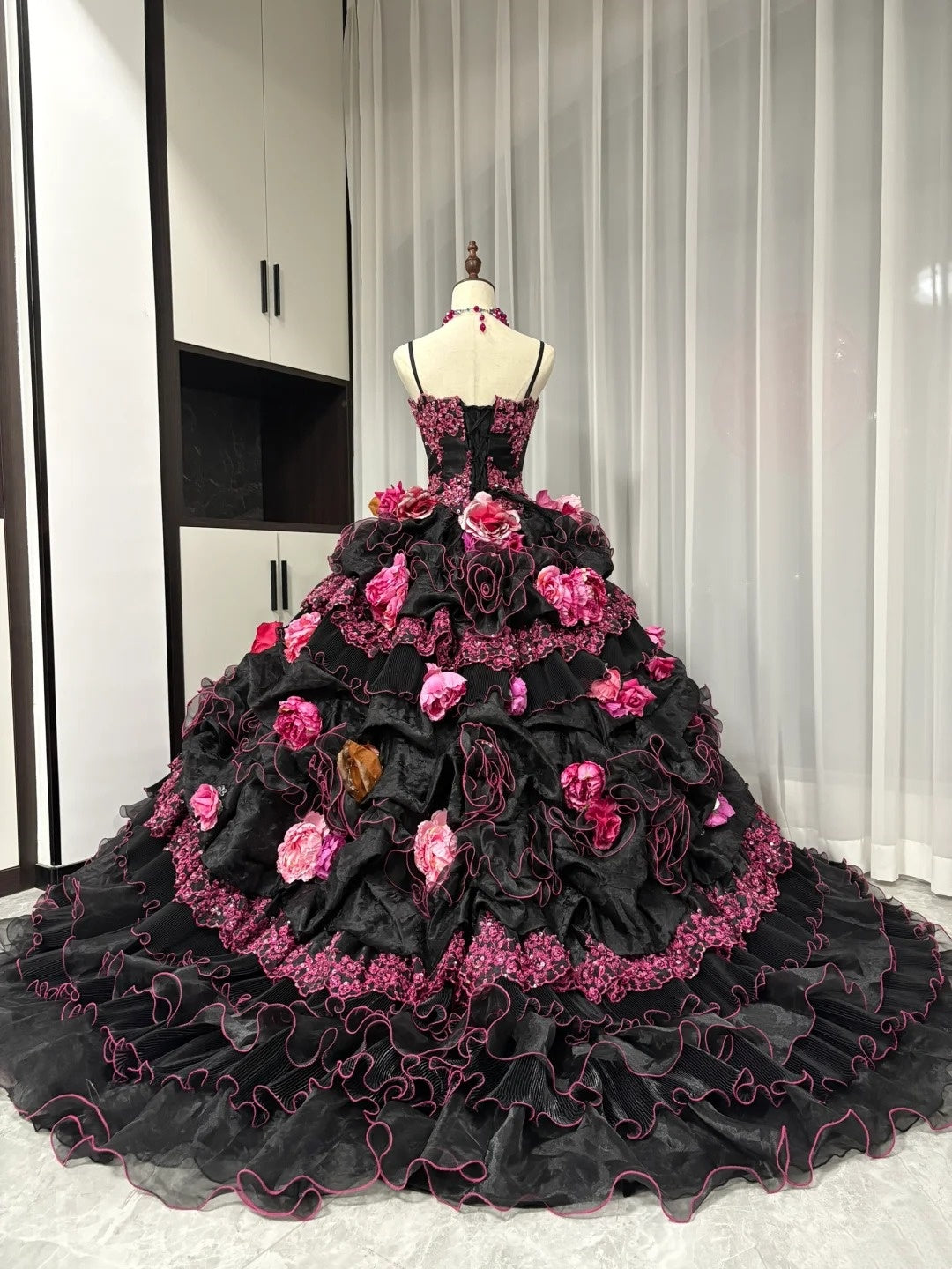 Schwarz Rosa Blumen Maximalismus Langes Tüll Ballkleid 16. Geburtstagskleid Quinceanera Kleid gh4739
