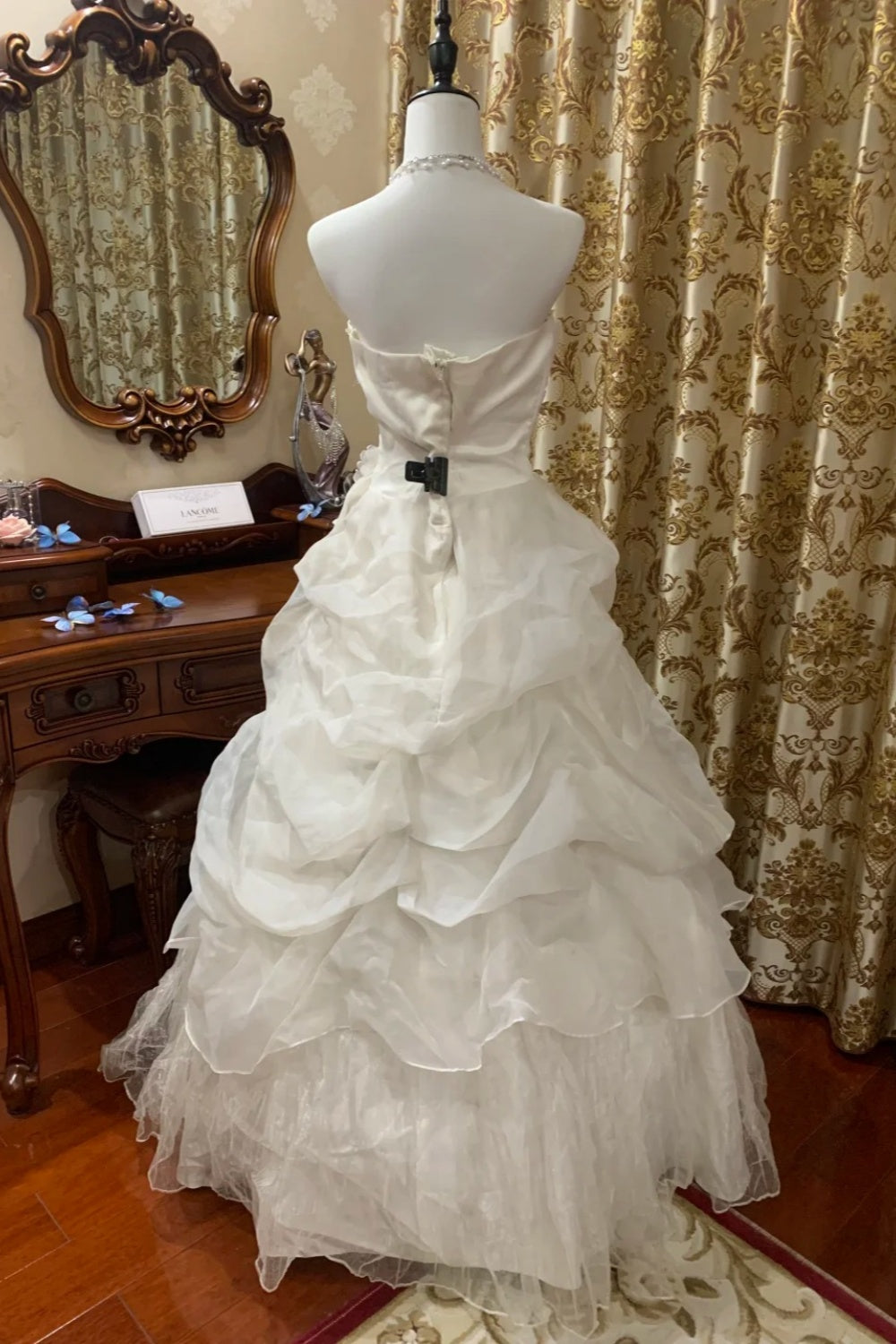 girlhomeshops - Weißes langes Brautkleid mit zarter Perlenstickerei GH6300