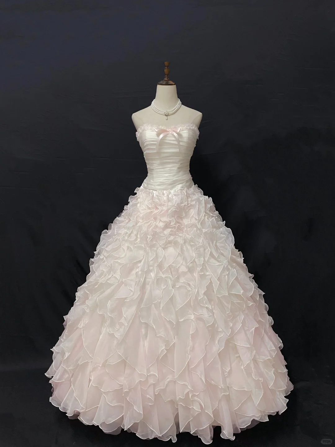 Blush pink strapless lovely long romantic gown with cinched waist and fluffy tiered cake skirt, wedding dress & bridal gown gh8232