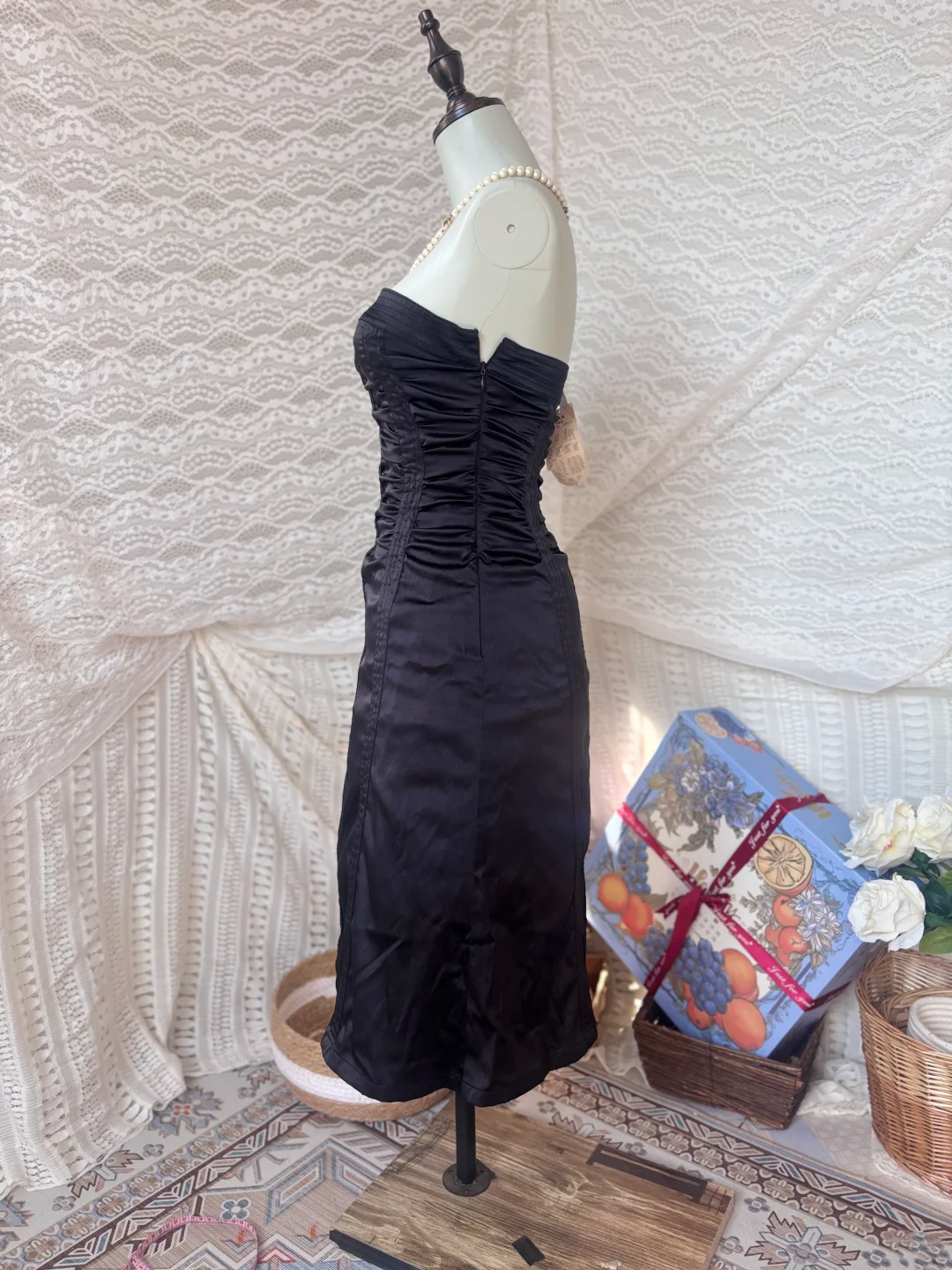 Black Strapless Waist-hugging Fitted A-Line Party & Evening Gown gh7144