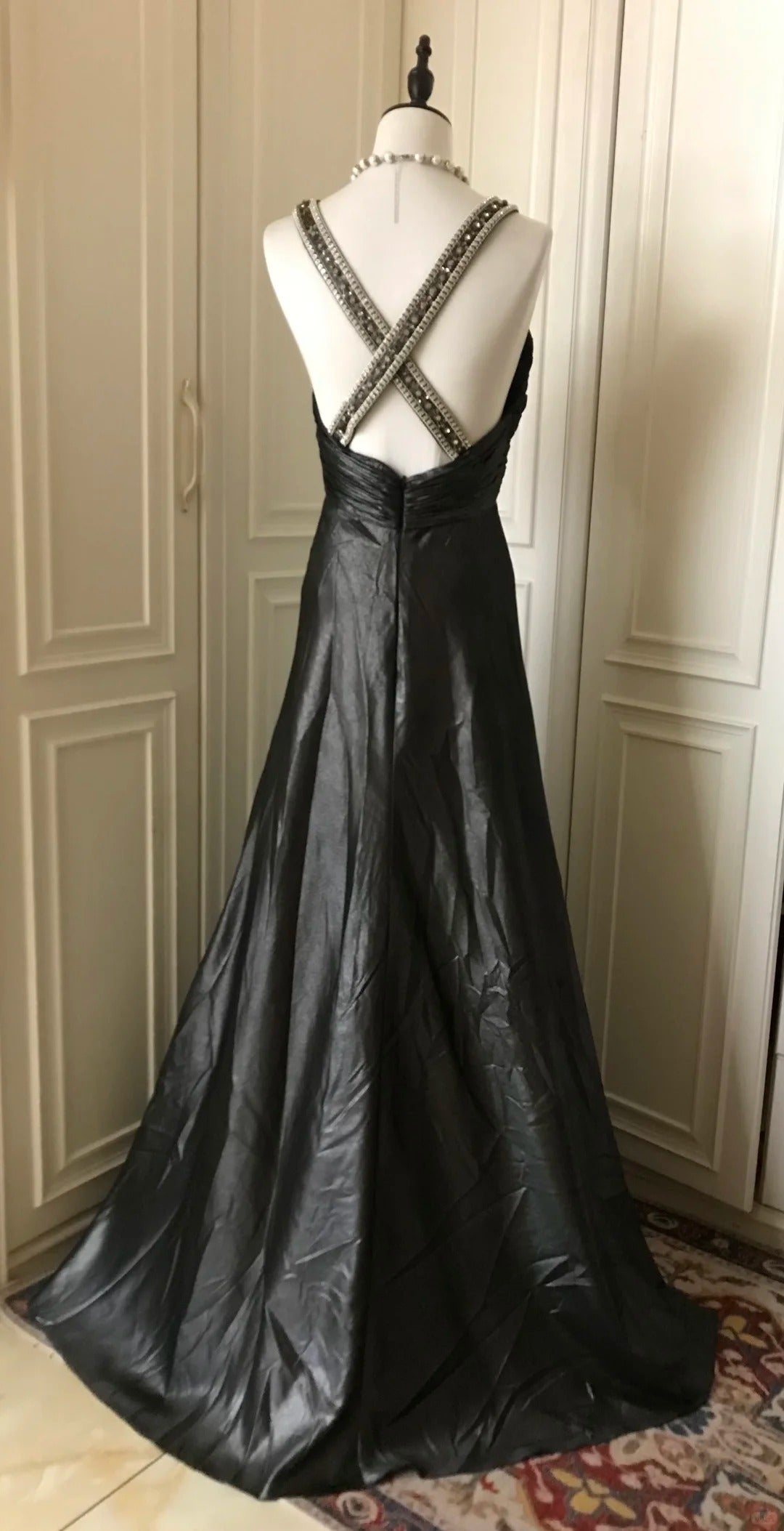 ✨🖤Robe de soirée longue en satin à col en V profond et perles noires, style cygne noir vintage Downton Abbey gh4390