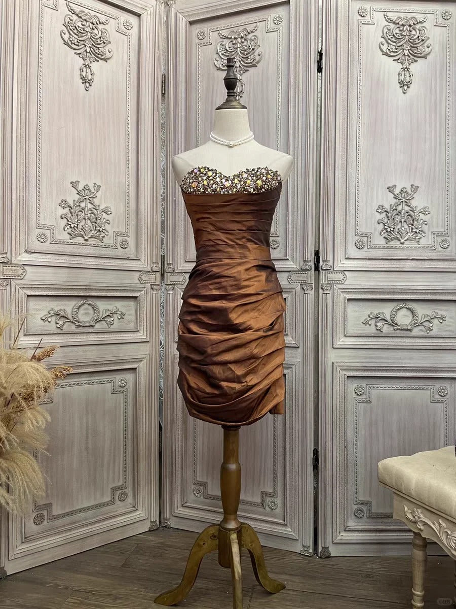 ✨Girlhomeshops - Robe de soirée courte en satin marron avec strass gh4985