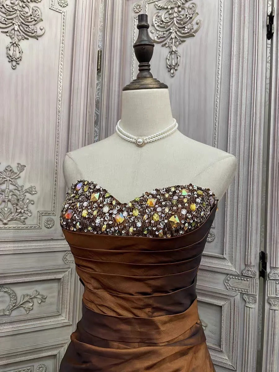 ✨Girlhomeshops - Robe de soirée courte en satin marron avec strass gh4985