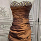 ✨Girlhomeshops - Robe de soirée courte en satin marron avec strass gh4985