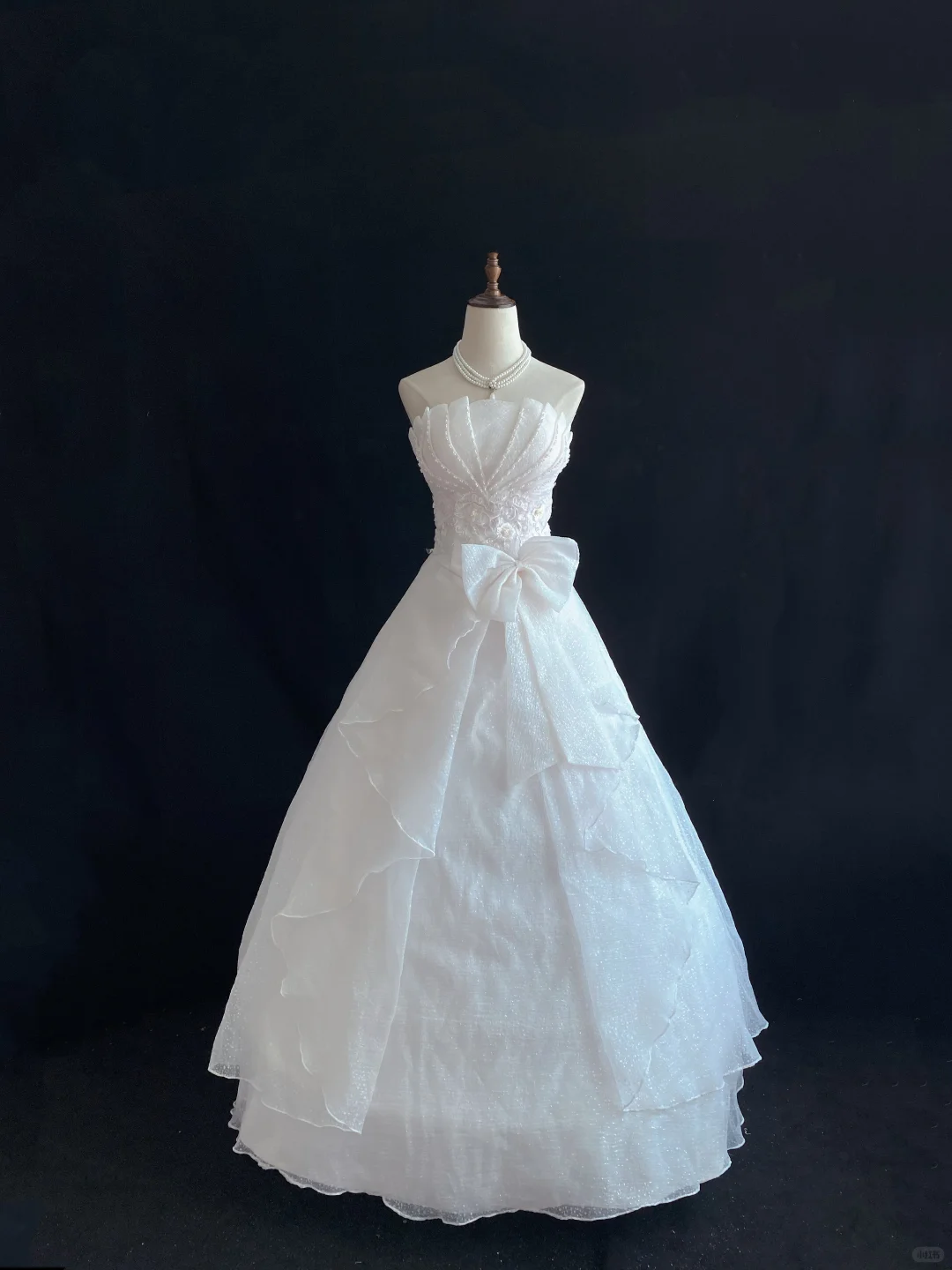 White Strapless Vintage Luxury Romantic Gown With Beaded Embellishments, Cinched Waist & Voluminous Flared Skirt, Wedding Dress & Bridal Gown gh8149