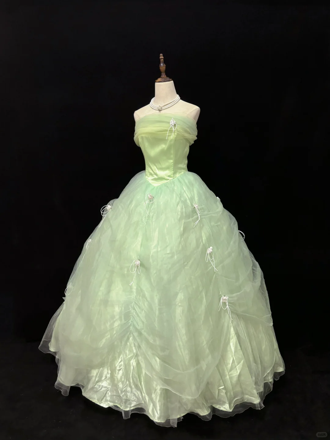 Light Green Off-the-Shoulder Romantic Gown, Cinched Waist, Voluminous Princess Skirt, Wedding Dress & Bridal Gown gh8189