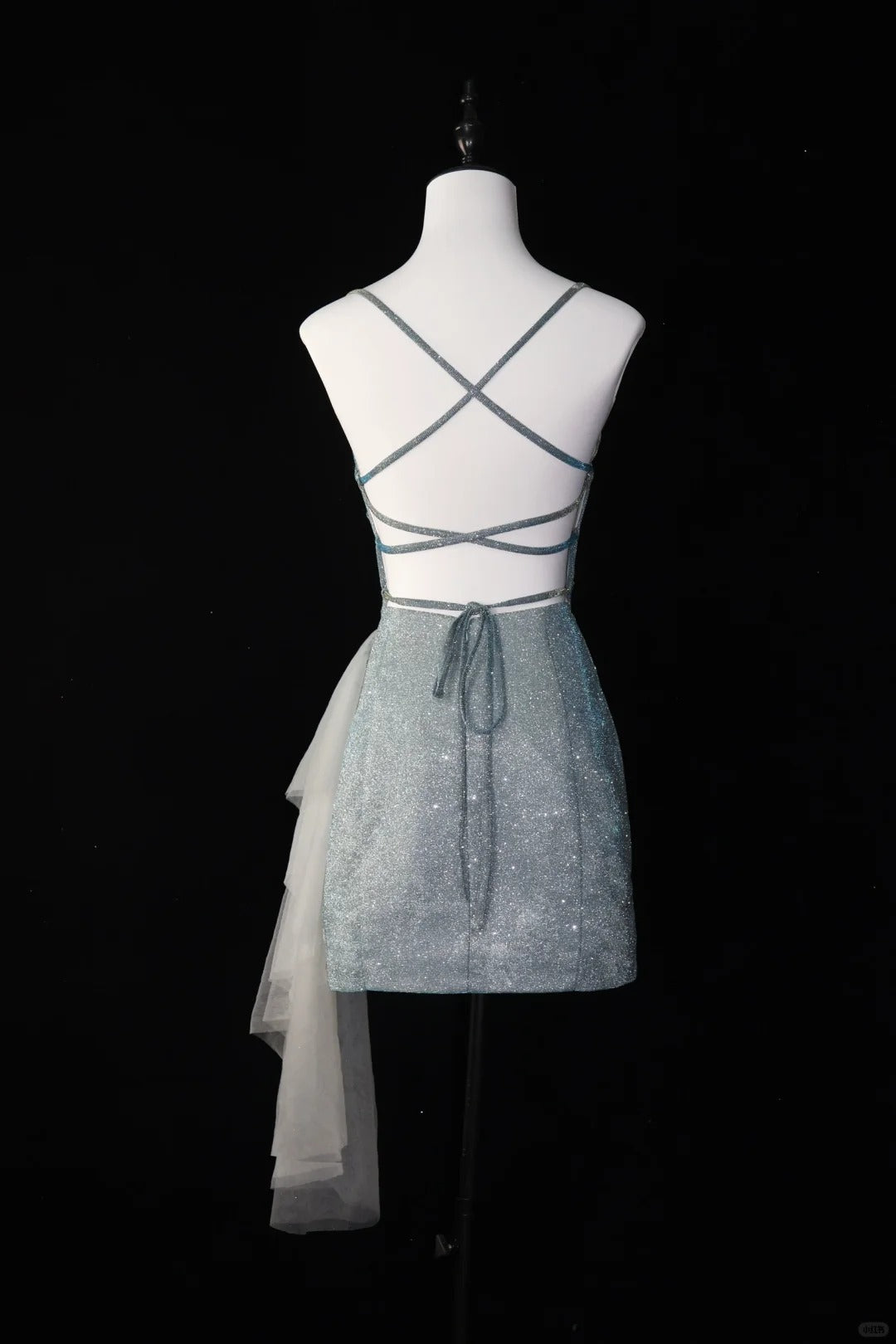 Silbernes funkelndes Homecoming-Kleid, rückenfrei, kurzes Ballkleid, Abendkleid, Partykleid, gh4541