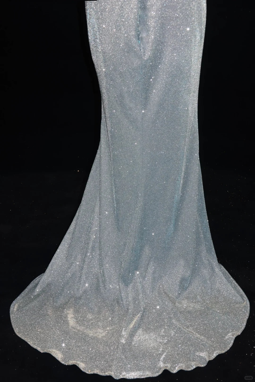 Silbernes, glänzendes Meerjungfrauen-Abendkleid mit schmaler Passform und langer Satin-Ballkleid-Abschlussballkleid gh4545
