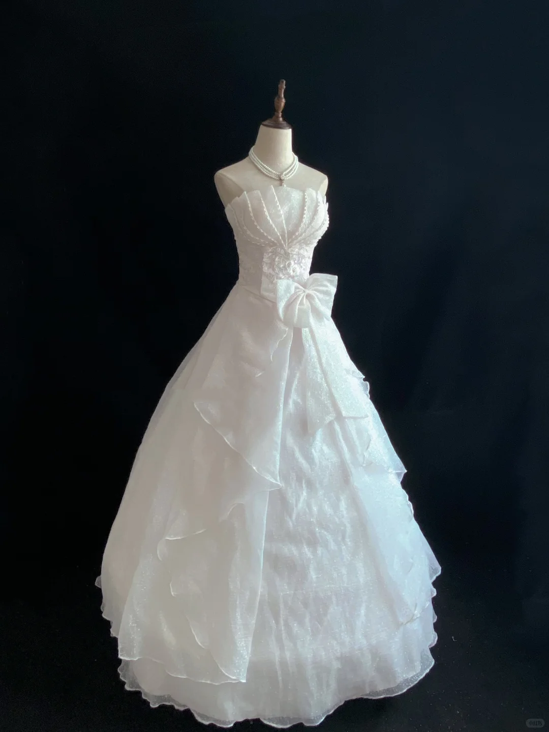 White Strapless Vintage Luxury Romantic Gown With Beaded Embellishments, Cinched Waist & Voluminous Flared Skirt, Wedding Dress & Bridal Gown gh8149