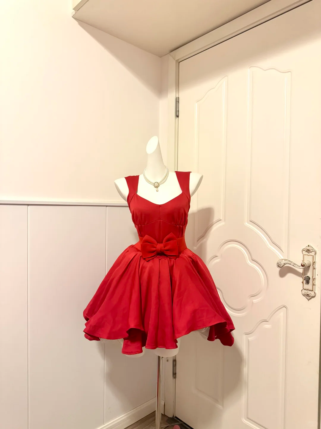Red Sleeveless Short Cocktail Dress, Sweetheart Neck Wide Strap Homecoming Gown With Big Bow Waist & Irregular Flare Skirt gh9165