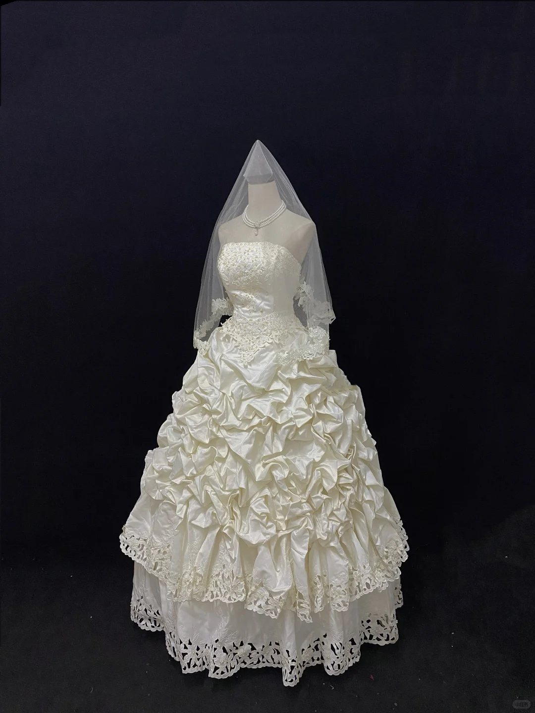 Off White Strapless Romantic Gown, Lace Fabric, Cinched Waist, Voluminous Tiered Skirt with Lace Trim, Wedding Gown gh8105
