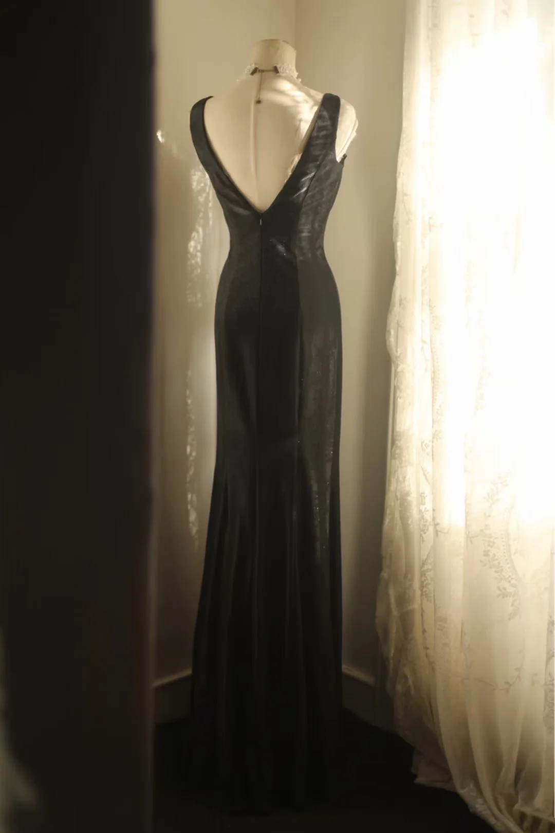 Black V-neck Waist-tight Slim-fit Sexy Elegant Party & Evening Gown gh7117