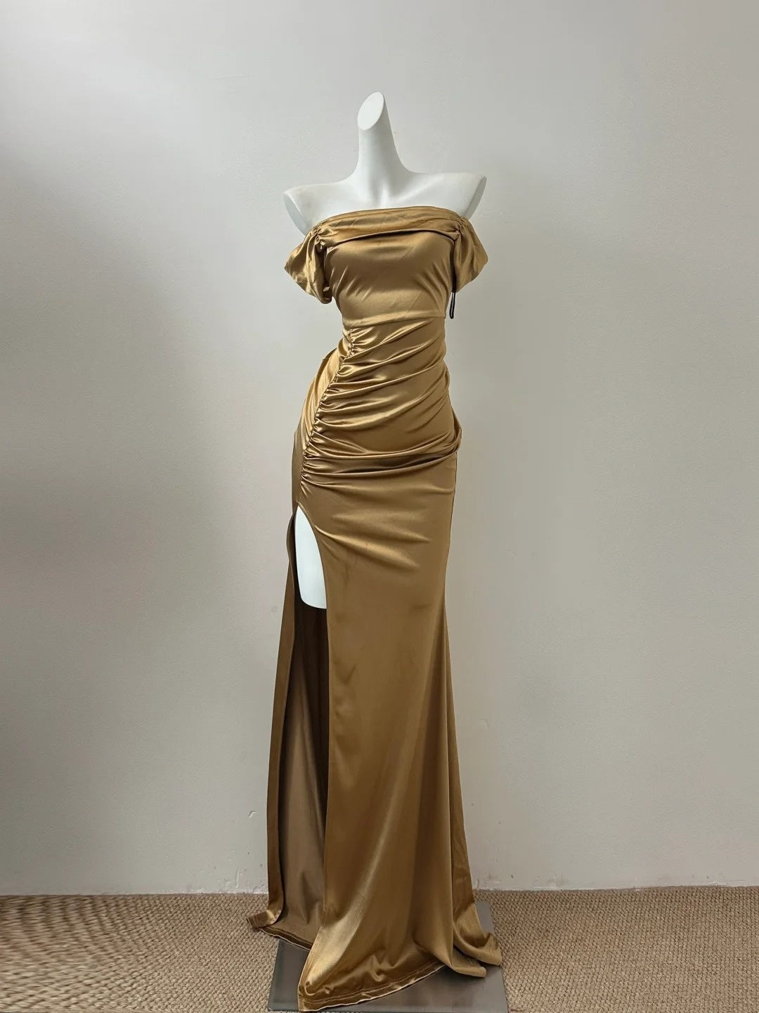 Gold Metallic/Hell Champagner/Weiß Modisches Langes Satin Ballkleid Abendkleid Partykleid gh4840