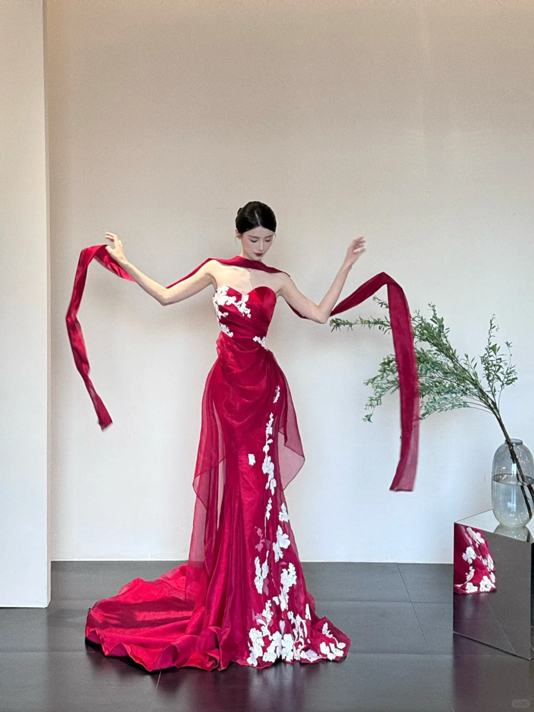 Rot Elegant Zarte Blumen Mode Elegante Lange Satin Tüll Meerjungfrau Slim Fit Bodenlangen Schleppendes Ballkleid Abendkleid Ballkleid gh3733