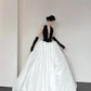 Schwarz und weiß modische und elegante V-Ausschnitt lange Satin A-Linie bodenlangen Ballkleid Abendkleid Ballkleid gh3732