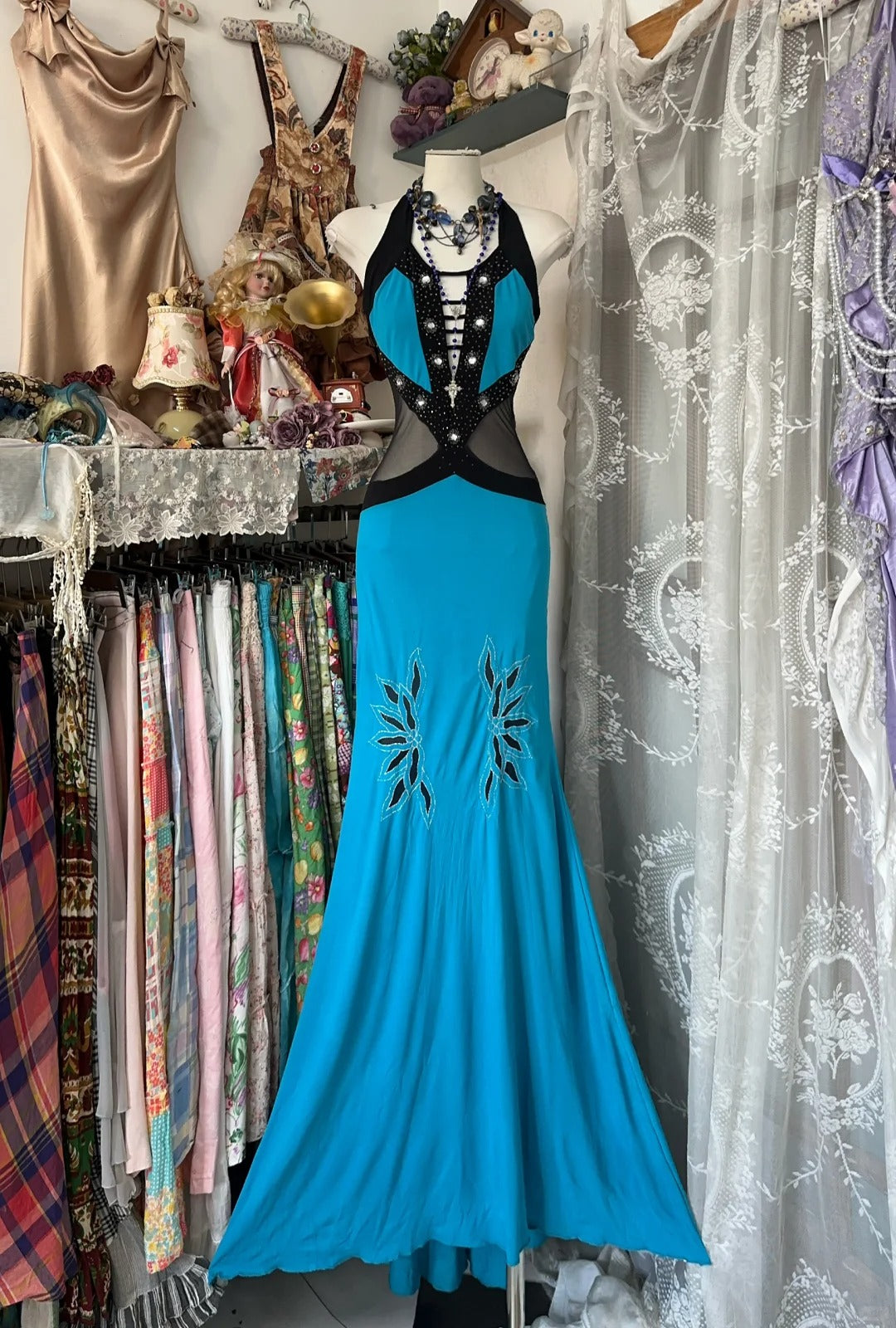 Girlhomeshops - Robe de soirée longue et élégante à bretelles et perles bleues, gh5187
