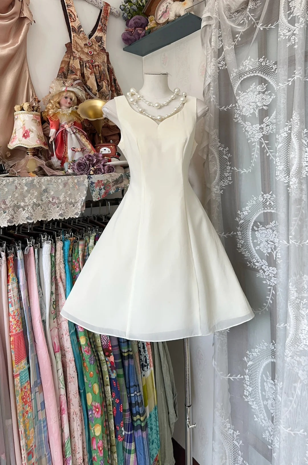 Girlhomeshops - Robe de soirée courte et simple en satin blanc, tenue de soirée, d'anniversaire, gh5186
