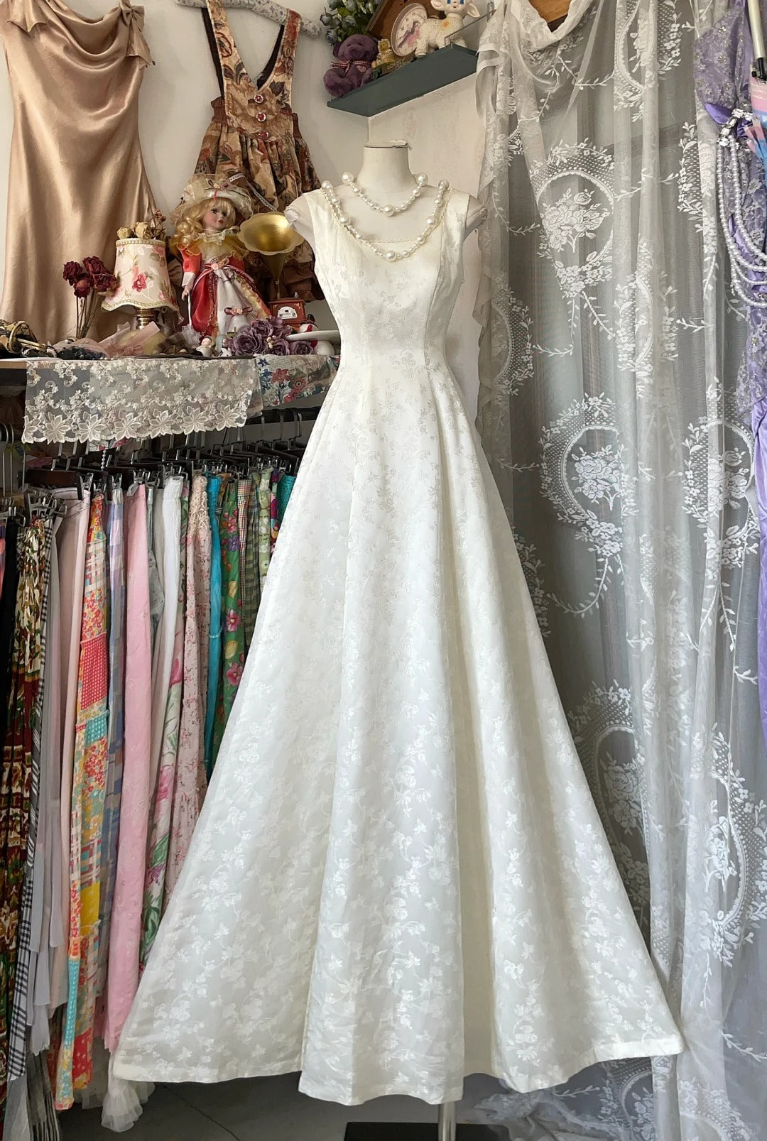 Girlhomeshops - Robe de soirée longue en satin blanc, simple et élégante, coupe trapèze, gh5169