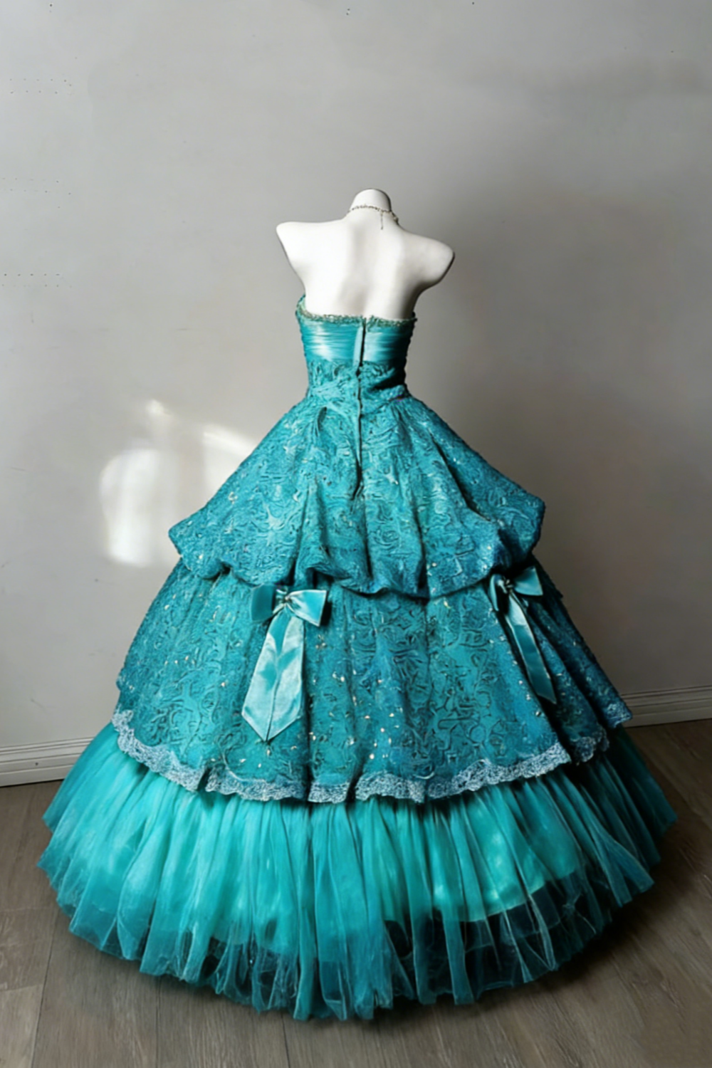 Lake Blue Star Wave trägerloses Pailletten-Spitzen-Ballkleid mit Lagenlook gh6928